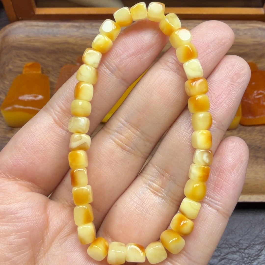 琥珀未镶嵌吊坠(赠链)