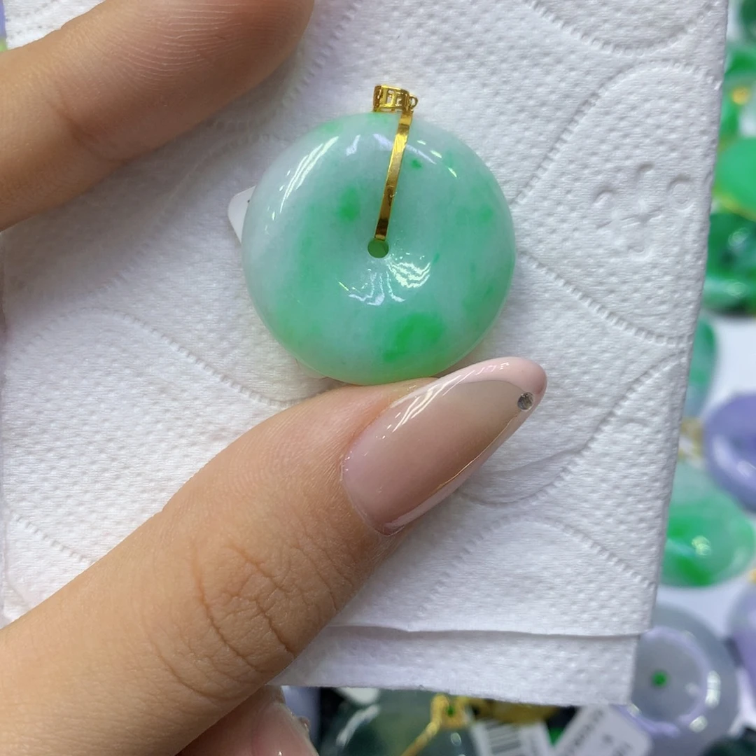 颈饰18K金镶嵌翡翠