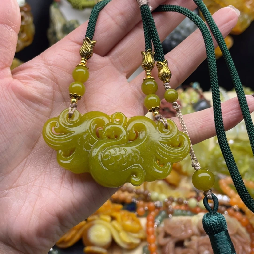 未镶嵌蛇纹石玉颈饰