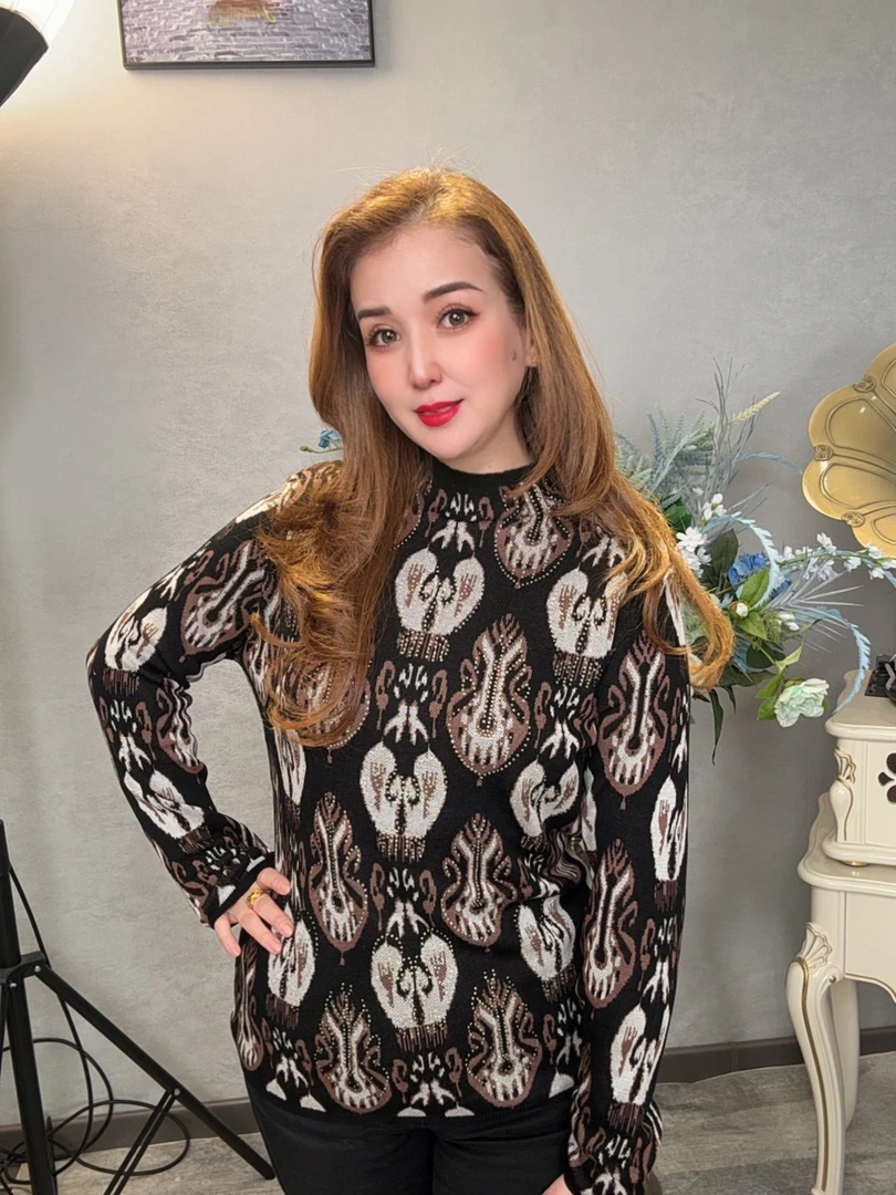 艾特莱斯时尚半高领常规印花长袖针织T恤百搭秋冬提花