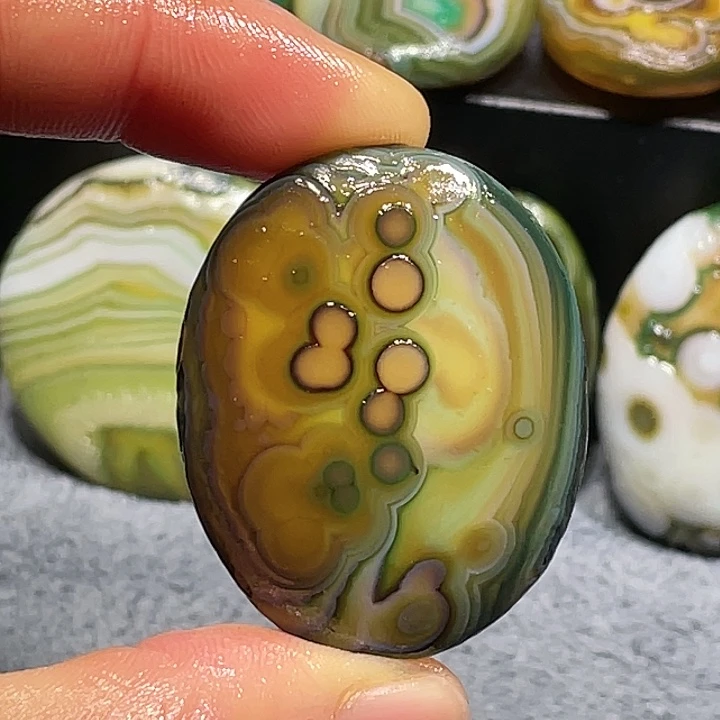 玛瑙/玉髓未镶嵌珠宝奇石