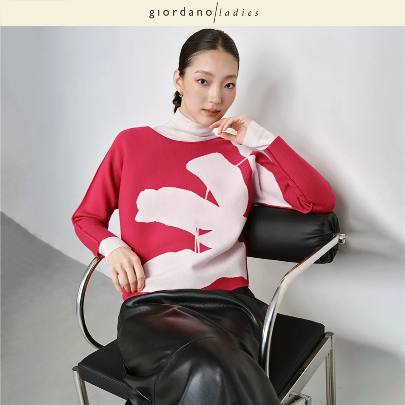 giordano ladies 设计感优雅撞色花朵圆领蝙蝠袖针织衫女02355625