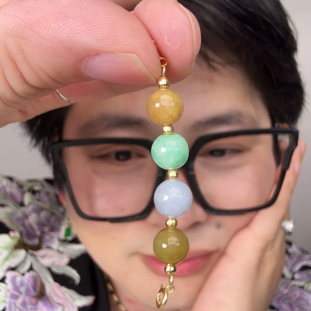 翡翠18K金镶嵌颈饰一件