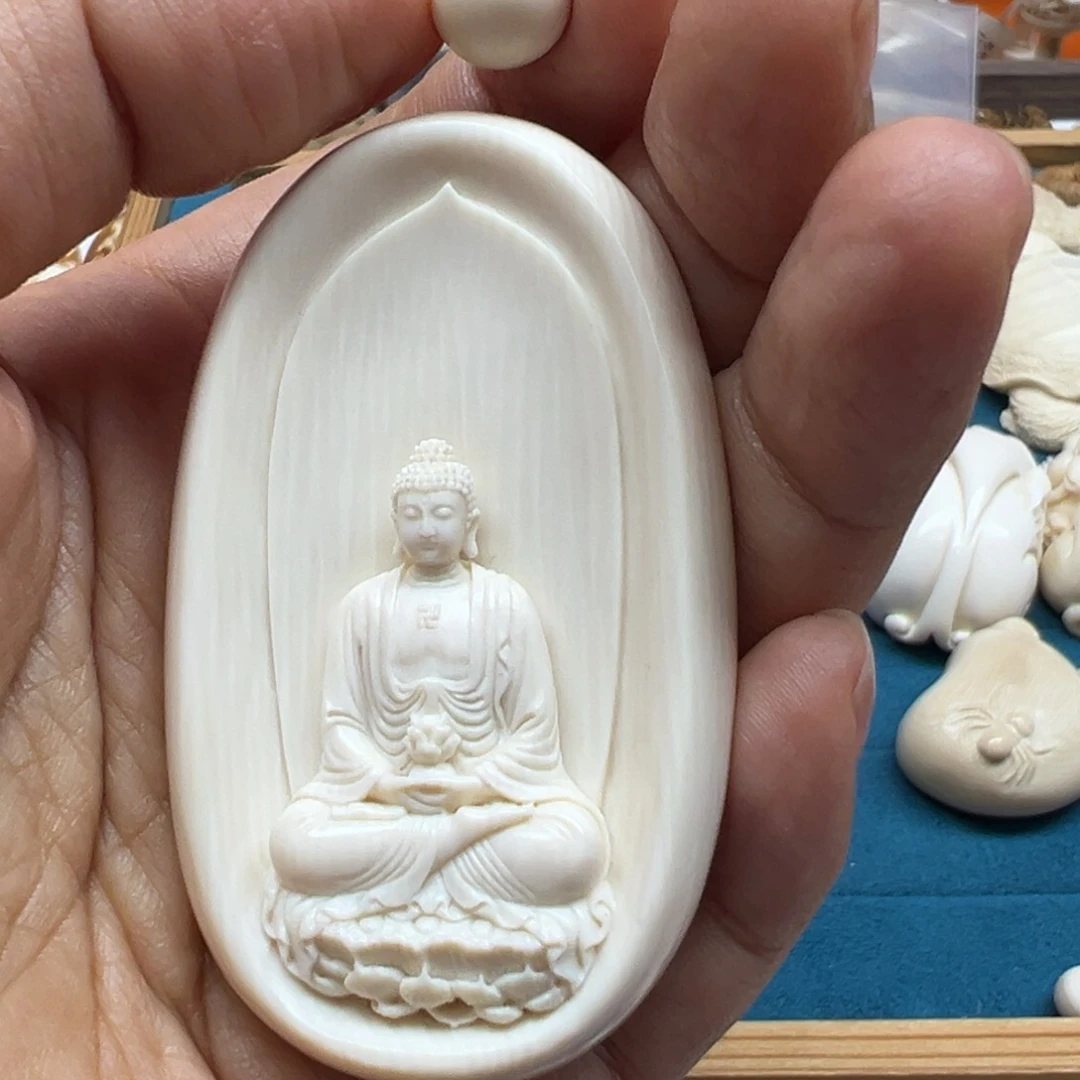 白玉菩提吊坠不**少猛犸