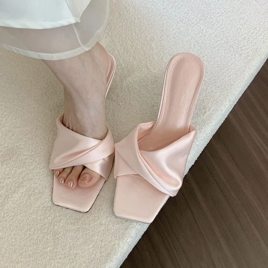 【香港kyok&Shoes官方正品】银色仙女风法式小凉拖鞋女鞋子2025新