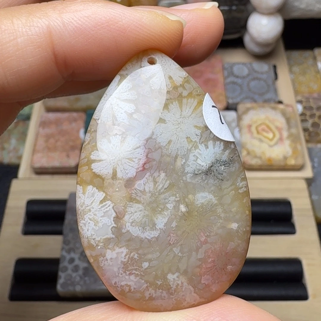 硅化玉未镶嵌冰彩大花