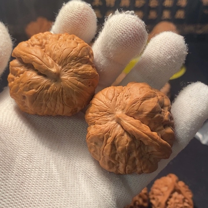 文玩核桃吊坠满****绿一帆风顺