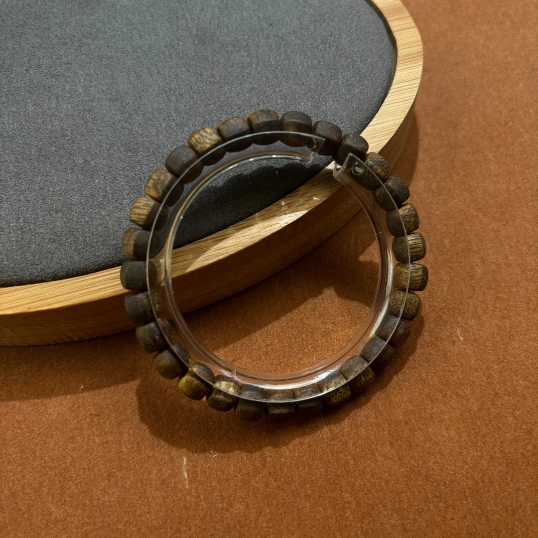 奇楠沉香六角珠手串S240513