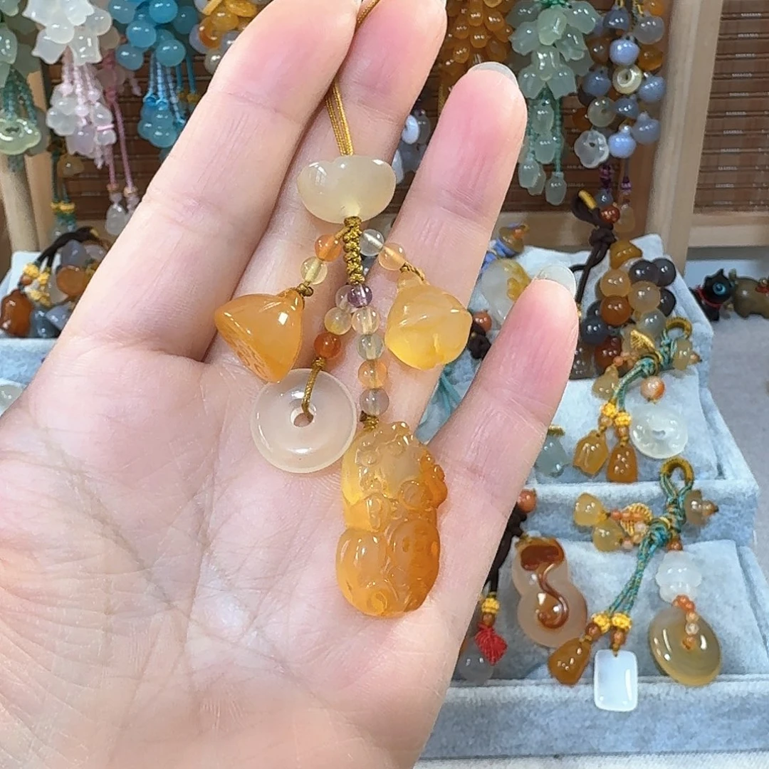 玛瑙/玉髓小吊坠未镶嵌