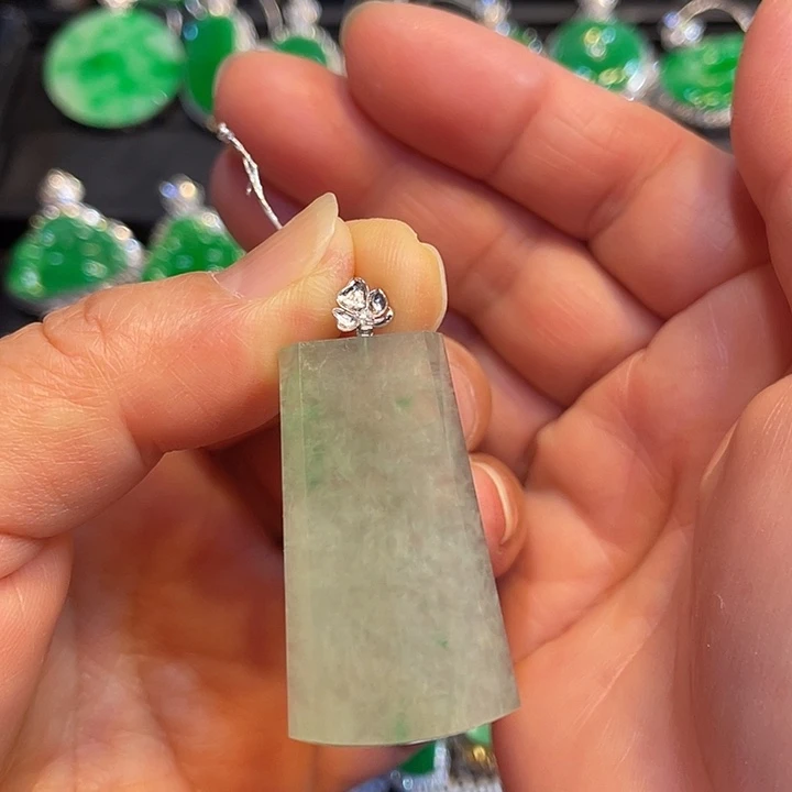 翡翠18K金镶嵌吊坠(不含链)天然缅甸翡翠A货