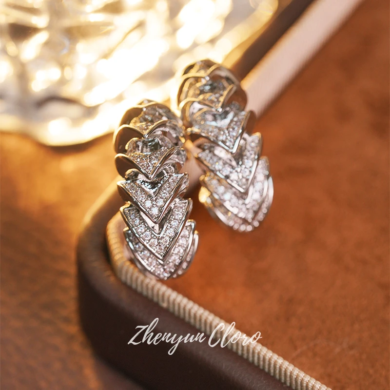 铜合金锆石耳饰 法式时尚多层蛇骨设计密镶锆C型耳环 BL4055