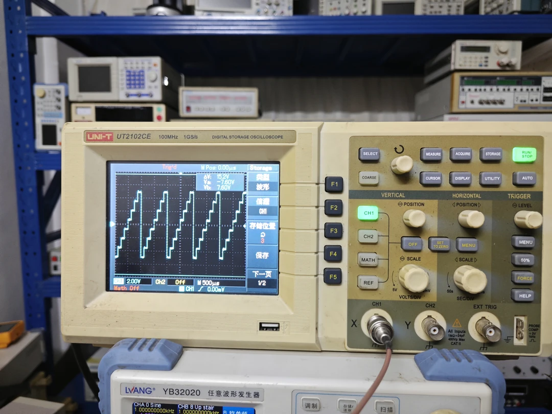 便携型高精度双通道100M示波器适合学生实验使用