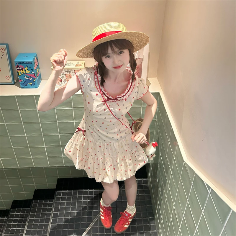 多巴胺甜美夏季新款梦核甜心少女彩色小波点低腰泡芙连衣裙