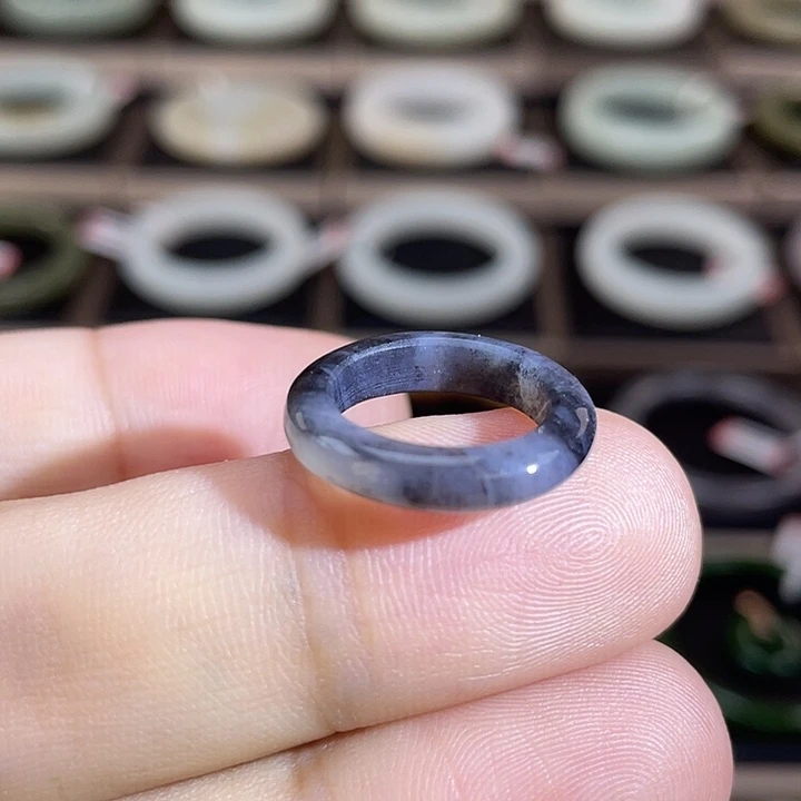 和田玉未镶嵌戒圈（青花）