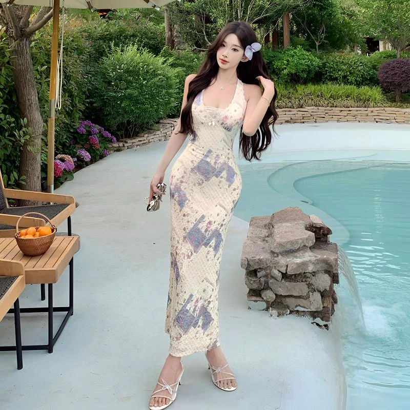 法式复古设计感美背蕾丝性感挂脖连衣裙纯欲风夏季辣妹修身包臀裙