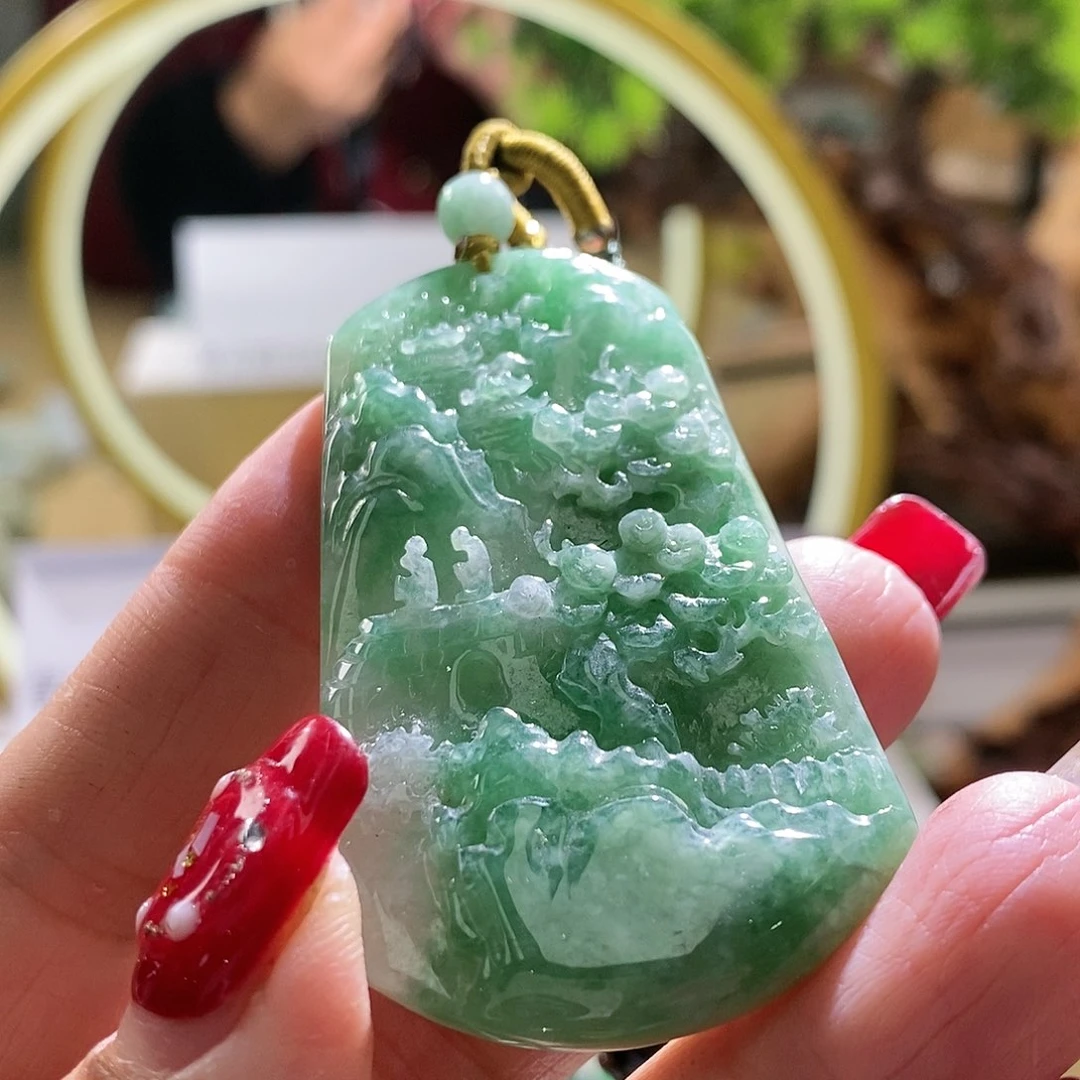 【闪购商品】翡翠颈饰未镶嵌山水