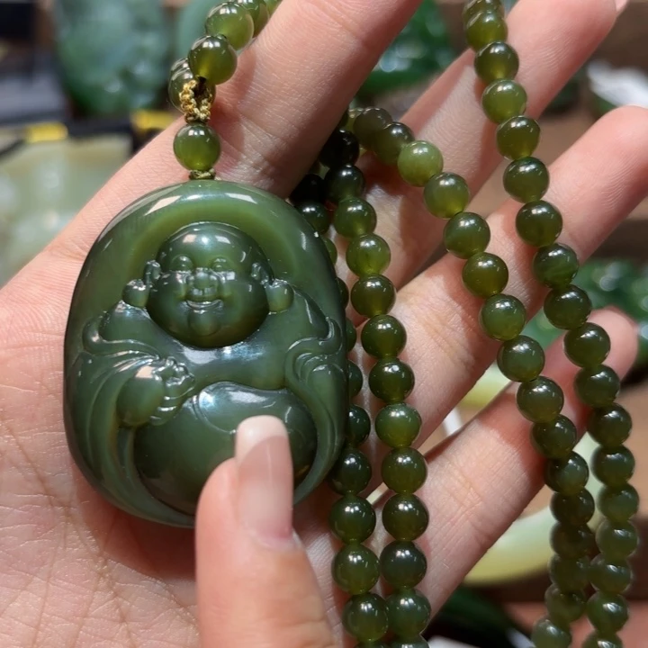 颈饰未镶嵌和田玉（碧玉）