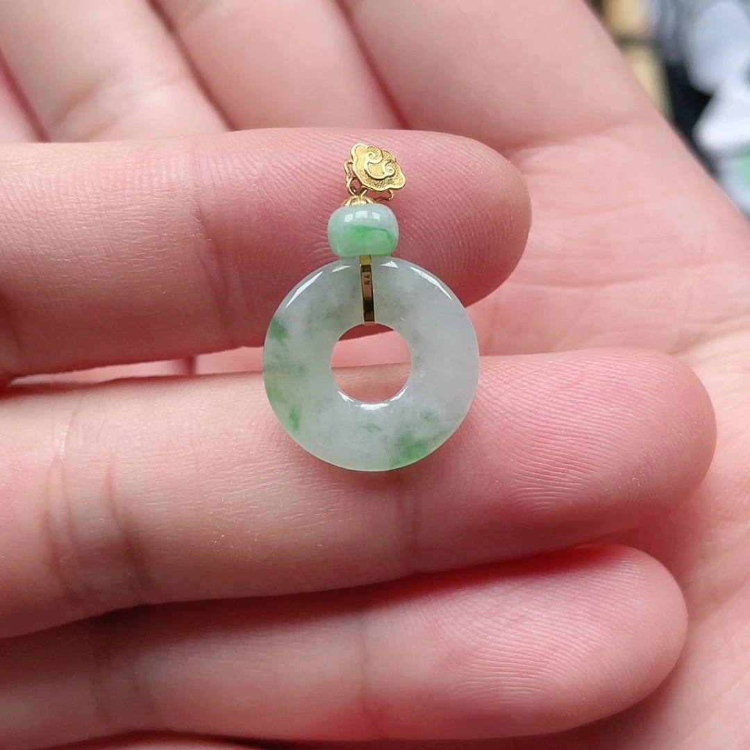 翡翠未镶嵌颈饰甜甜圈