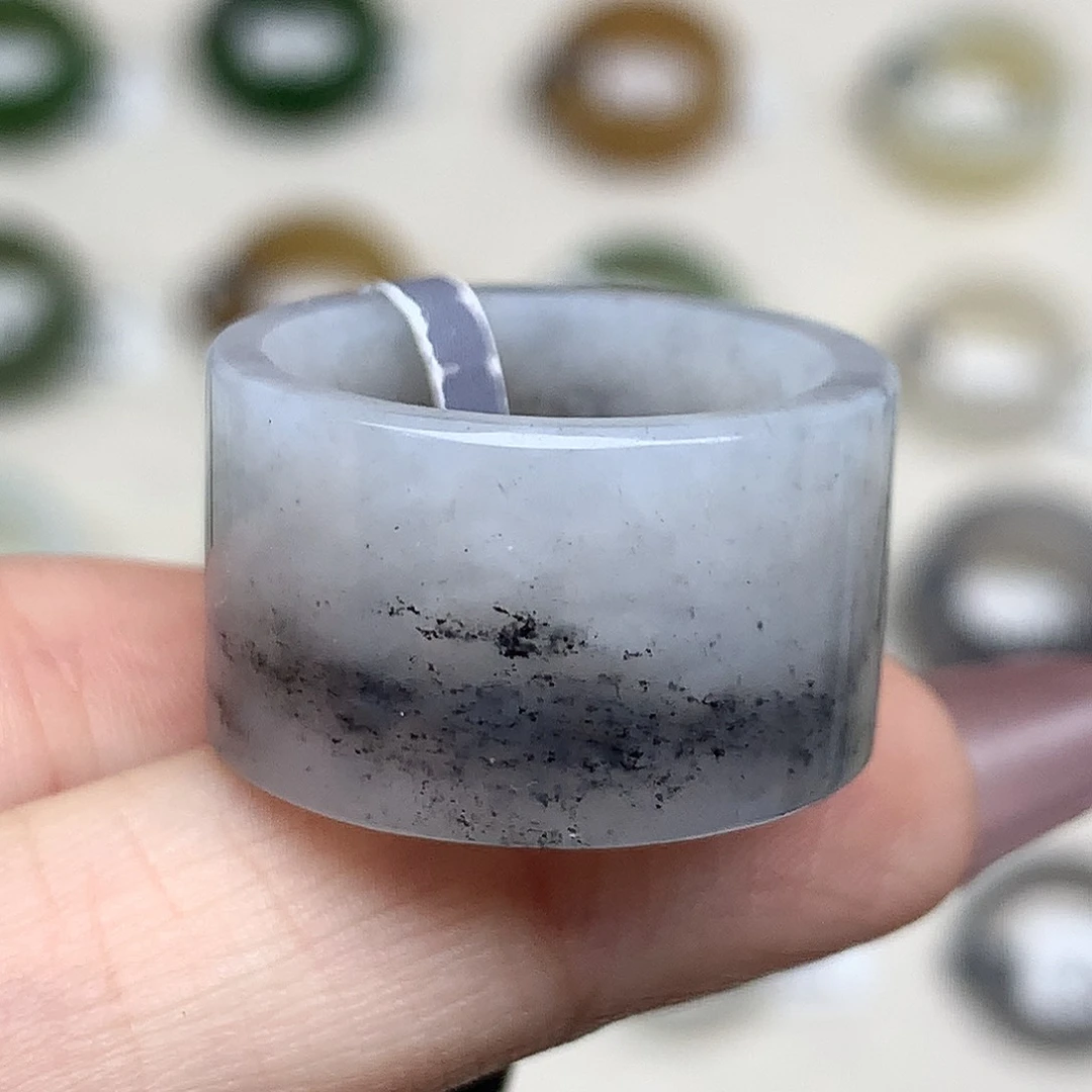 未镶嵌戒指和田玉