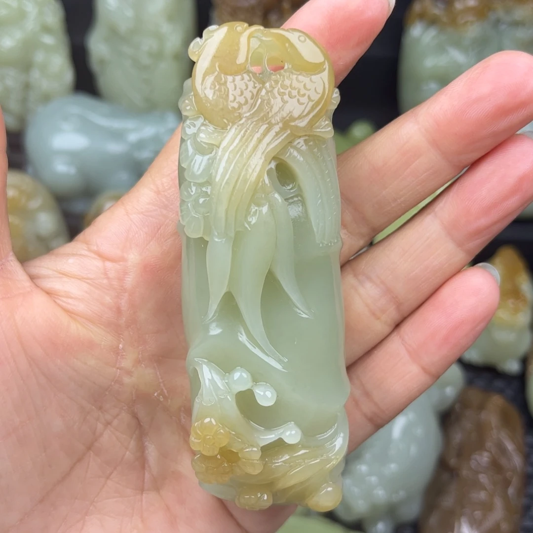 和田玉未镶嵌把件