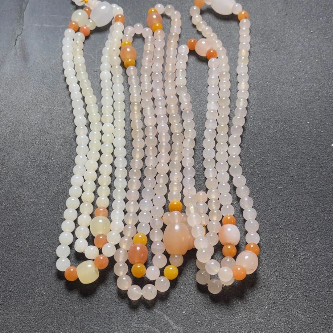 颈饰未镶嵌石英质玉福*芽