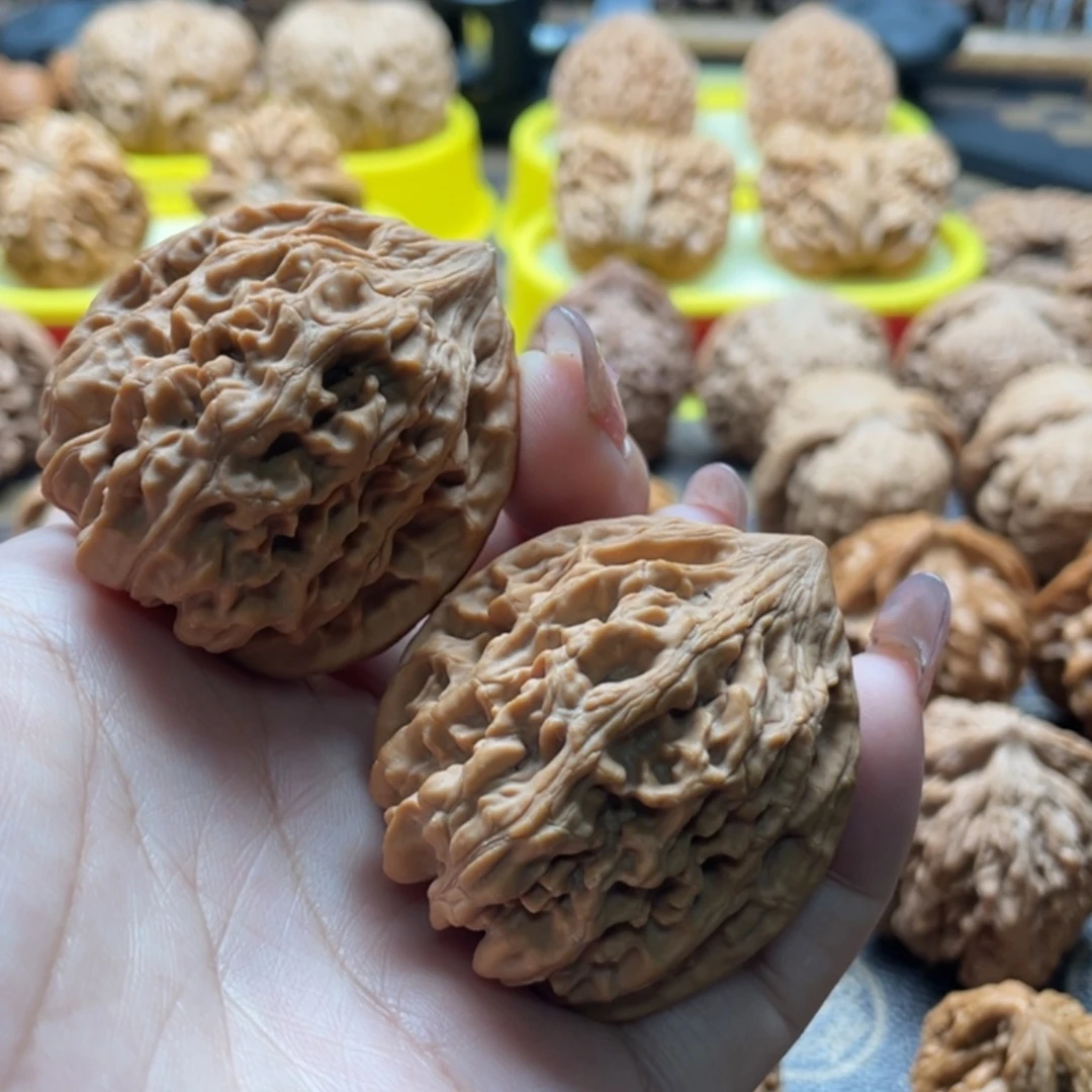 桃核把件41老树鸡心核桃