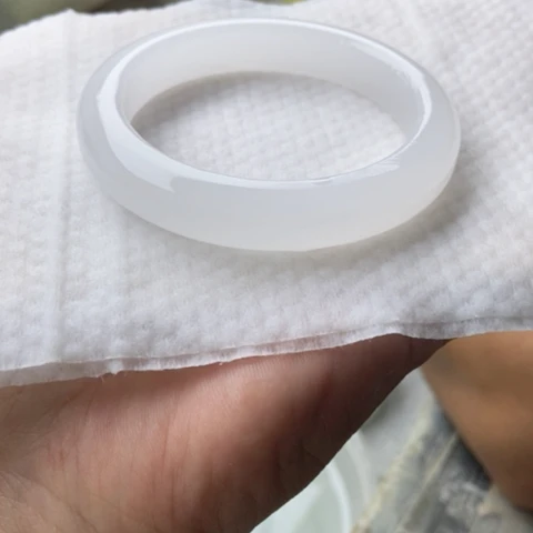 姐****石英质玉(金丝玉)未镶嵌手镯加工定制