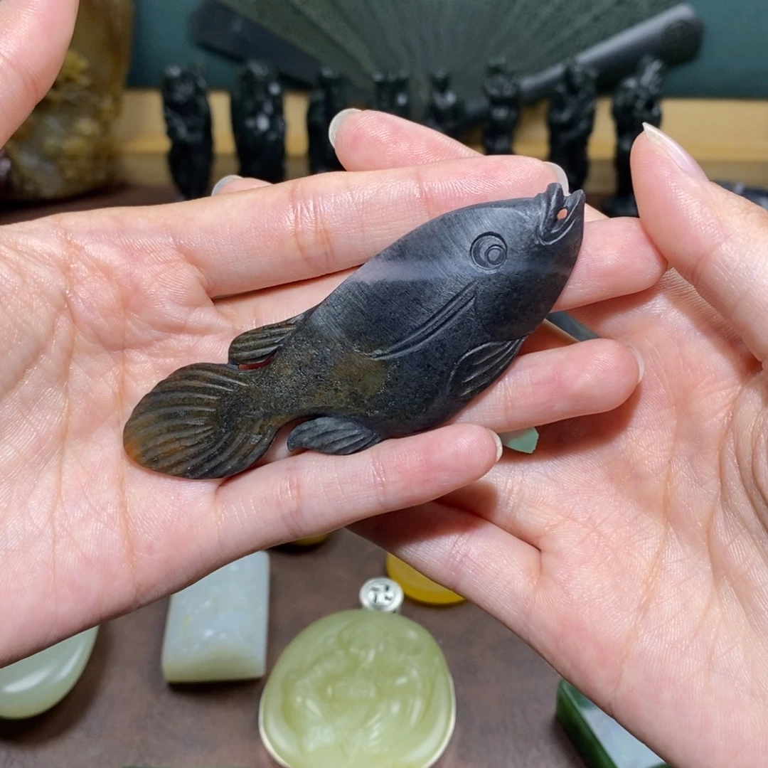 和田玉未镶嵌颈饰定制