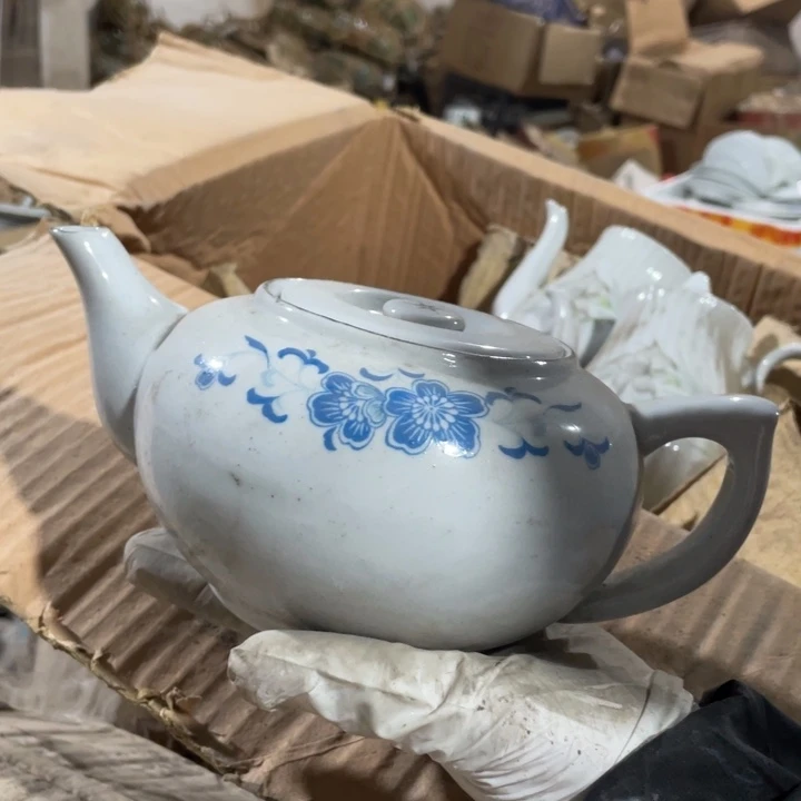 摆件陶瓷盘子碗砂锅都有