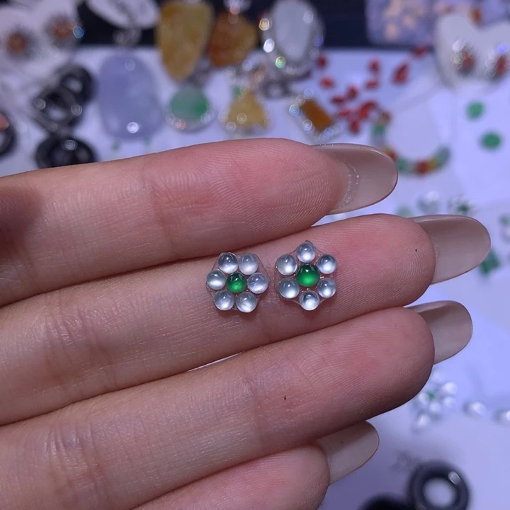 翡翠未镶嵌挂件一对蛋面