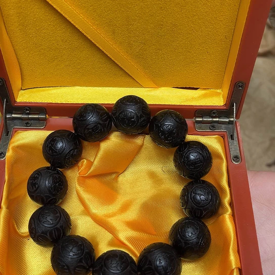 大叶紫檀（黑酸枝木类）