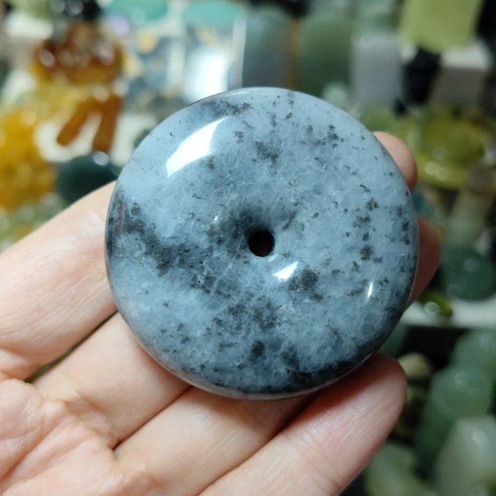 灵***通岫玉未镶嵌平安扣