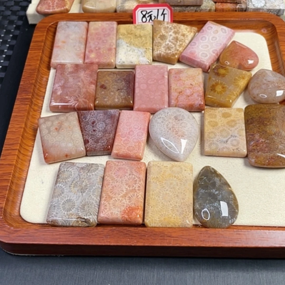 【闪购商品】硅化玉吊坠(赠链)未镶嵌鱼*