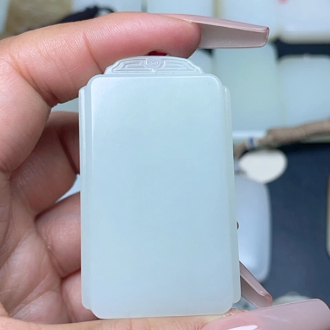 【闪购商品】颈饰未镶嵌和田玉大****?