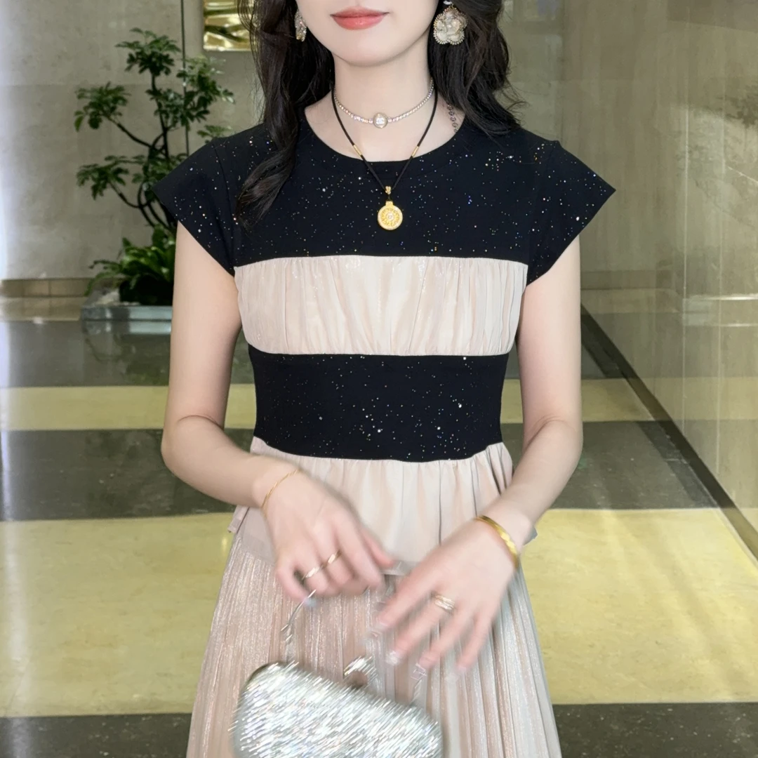 【达人专属】2025夏季新款显瘦气质时尚拼接小众设计感女上衣T恤