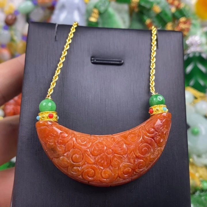 翡翠未镶嵌吊坠(赠链)