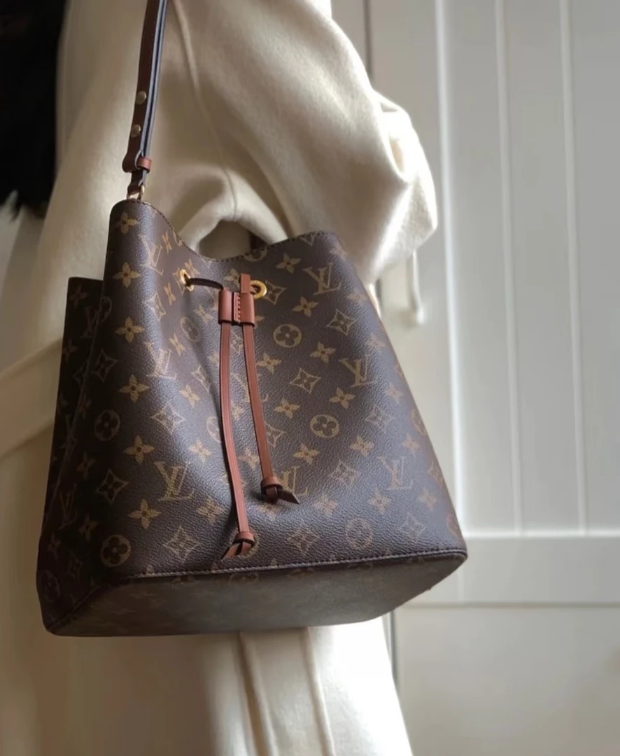 95新 LouisVuitton/路易威登 老花焦糖水桶现代芯片款单肩腋下包