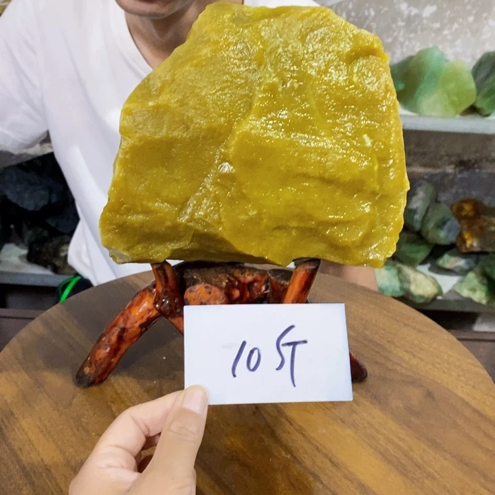 勇***前蛇纹石玉未镶嵌原石