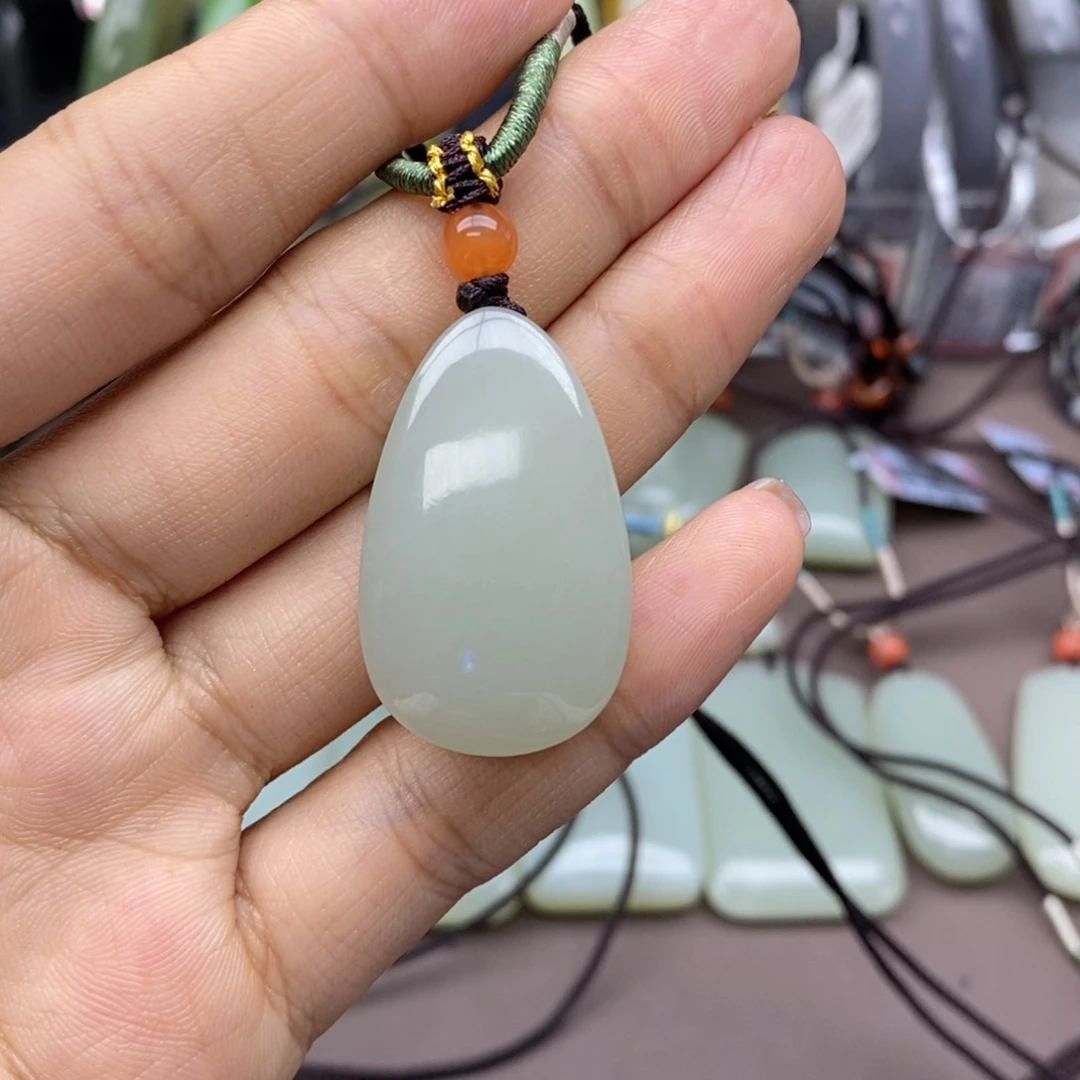 和田玉吊坠(不含链)未镶嵌?****