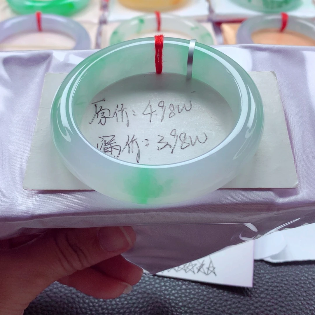 翡翠未镶嵌手镯55宽边冰润起胶白底青完美巨漏价A