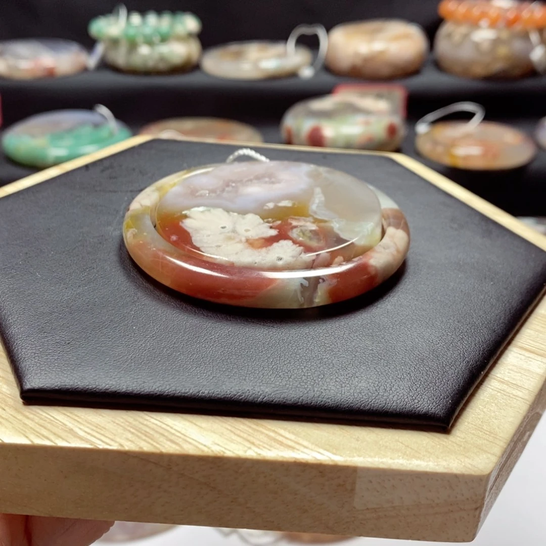 玛瑙/玉髓手镯未镶嵌_****来