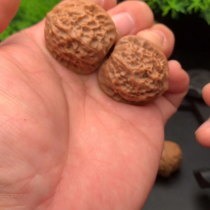 吊坠文玩核桃33尺瓷娃娃