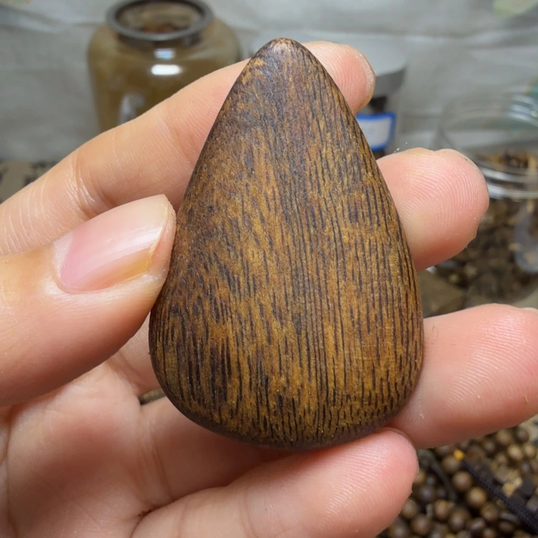 沉香碎屑沉香水滴珠