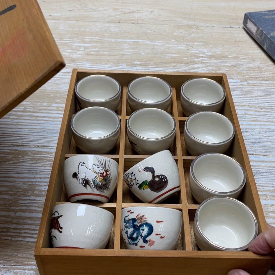 瓷片密密麻麻的小故事和故事