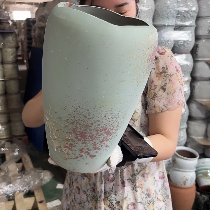 红陶瑕疵高31/17两个