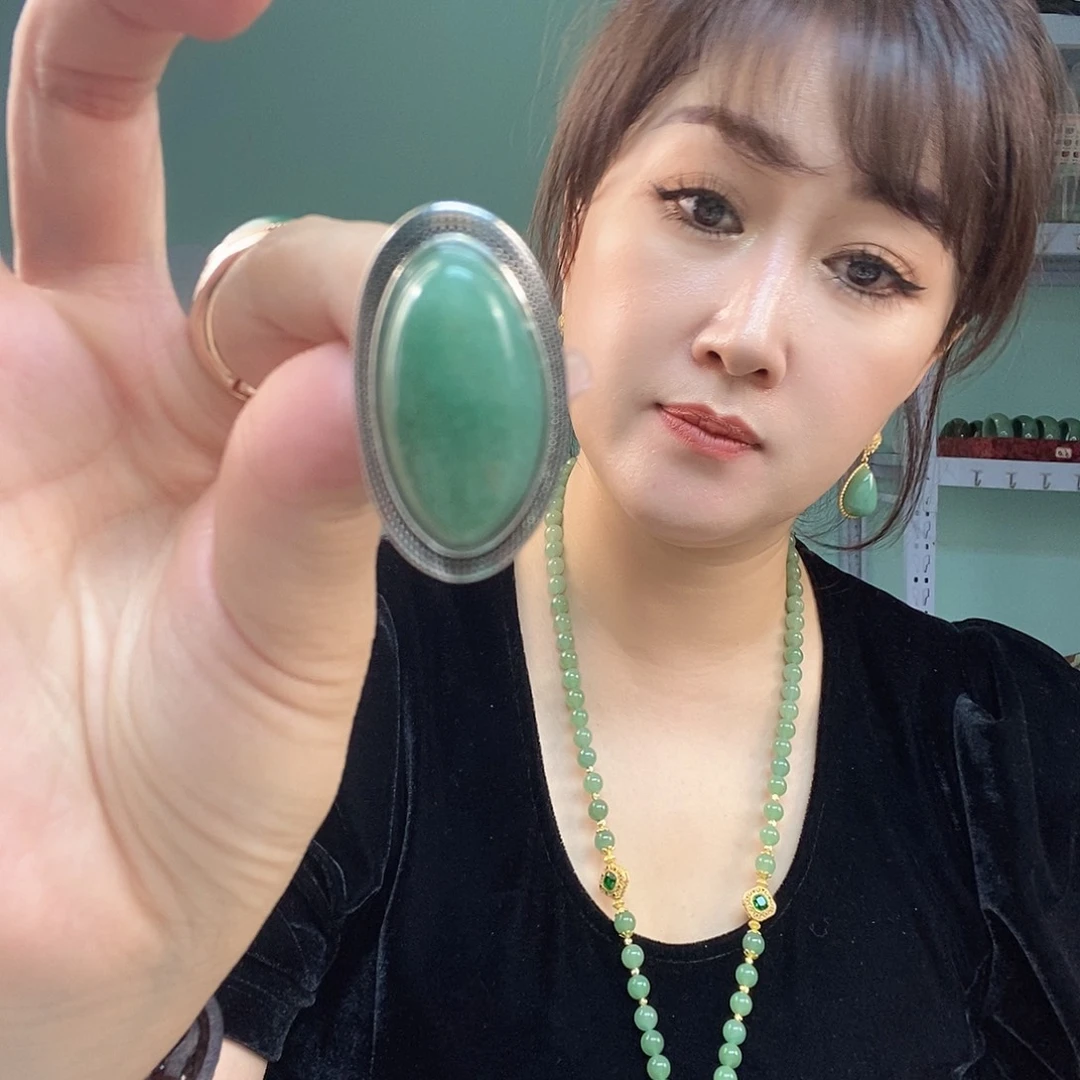 未镶嵌手镯石英质玉