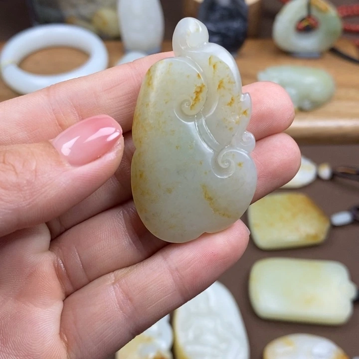 和田玉未镶嵌吊坠(不含链)小*、