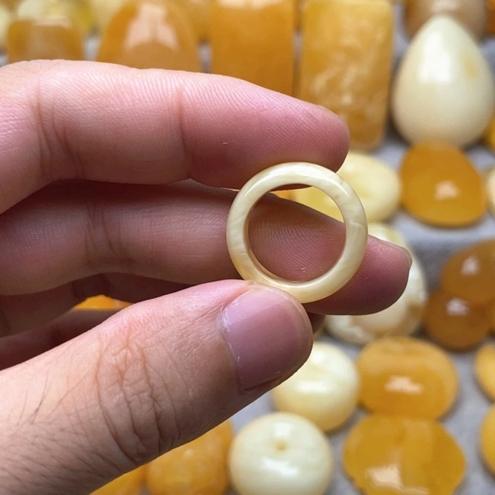 未镶嵌颈饰琥珀琥珀蜜蜡吊坠