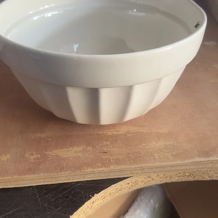 外贸尾单高温陶瓷微瑕奶油色25厘米烘焙碗