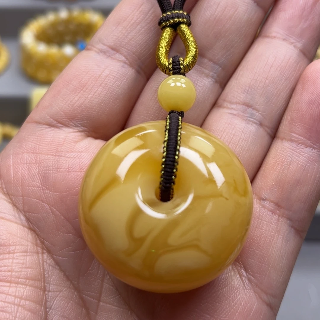 琥珀未镶嵌颈饰吊坠